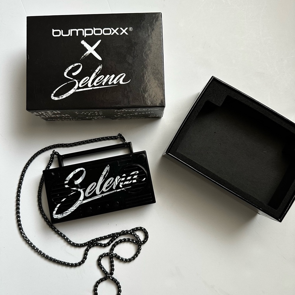 Bumpboxx x Selena Black Speaker